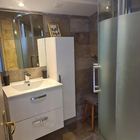 Lägenhet Cosy Climatise Avec Terrasse Besseges